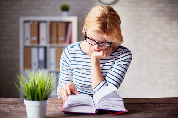 فواید مطالعه از کاهش استرس تا تقویت حافظه