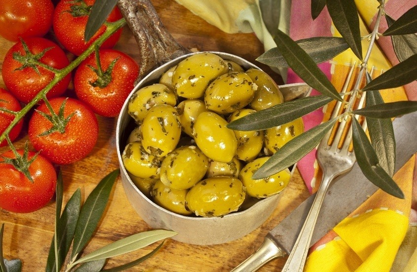 گوجه فرنگی و زیتون به مبارزه با سرطان کمک می‌کند